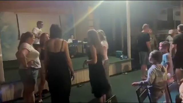 Отрыв в отеле ПОНТОС Витязево Анапа! Гости огонь! Ведущий Михаил Волин #ведущийкмв смотреть онлайн