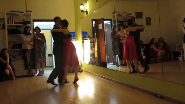 Вечеринки в Escuela de tango смотреть онлайн