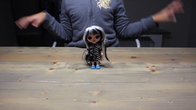Unboxing weird fake dolls! (Lol Fake lol surprise tweens omg lights doll). fake lol vs real lol смотреть онлайн
