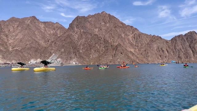 Hatta Kayak Lake Dubai - huge queues. Come early in the morning #hattakayak #hattadubai смотреть онлайн