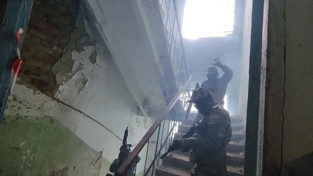 Страйкбол на костылях :) | Использование управляемых растяжек. смотреть онлайн