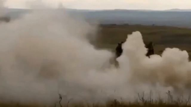 Чествование выпускников 3-го б-на 1980 г.в., собравшихся на встречу в честь 99 летия войск РХБЗ смотреть онлайн