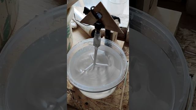 Тестирую венчик для эпоксидной смолы напечатанный на 3d принтере смотреть онлайн