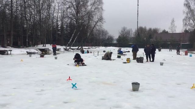 Про рыбалку , лёд и весну ). РК Фишка Липки. 26 марта. смотреть онлайн