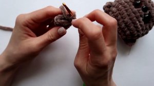 Мастер-класс плюшевый котик Басик маленький вязаный крючком. (видео МК, описание).