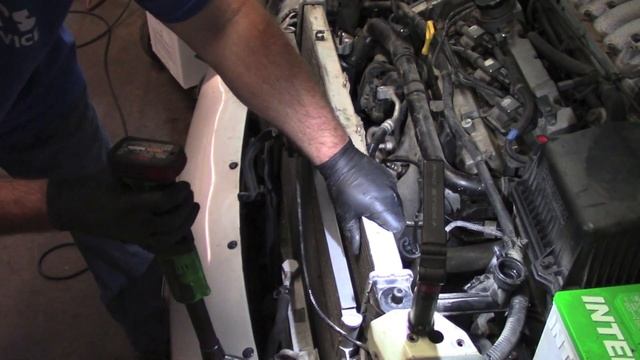 2005 Kia Sedona Radiator replacement смотреть онлайн