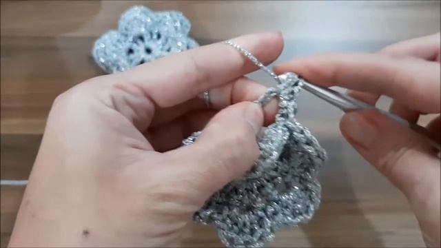 ? Цветок крючком из шнура видео мастер класс. Crochet flower смотреть онлайн