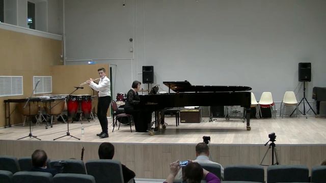 010. И. Кванц - Концерт Соль - мажор I часть смотреть онлайн