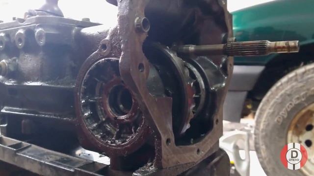 Cómo reparar el motor de un Renault 4 | Pt. 3: armando el motor | Viviendo con un Renault 4, Ep. 11 смотреть онлайн