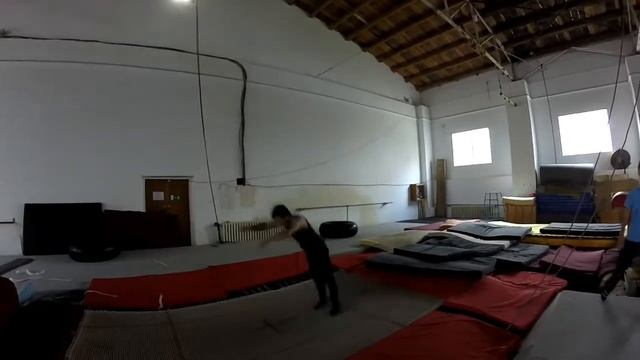 ТРОЙНОЕ САЛЬТО НА БАТУТЕ!! Батуты#3