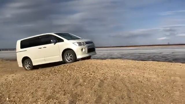 Mitsubishi Delica D5 Roadest G-Premium 4WD