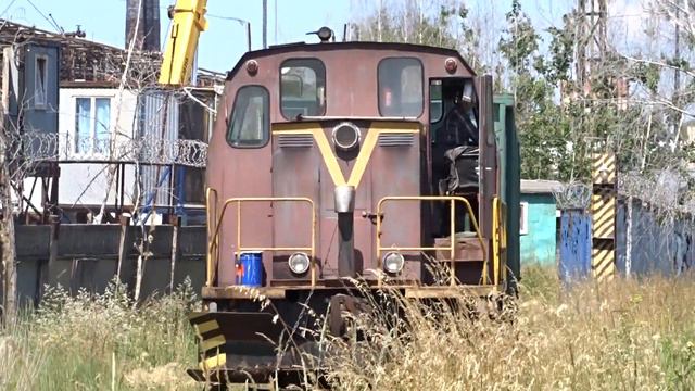 Тепловоз ТГМ23В48-2619 с Полувагонами выезжает с Подъездного пути от Станции Марк. смотреть онлайн