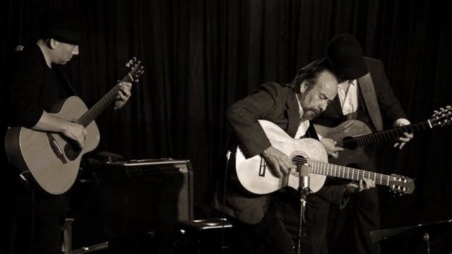 Victor Martinez Parada "Martinez Akustica" with Victor,Andro&Dauno Martinez trio guitar смотреть онлайн