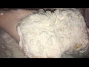 ASMR/squeezing sponges (soap gel + washing powder) / relaxing sounds