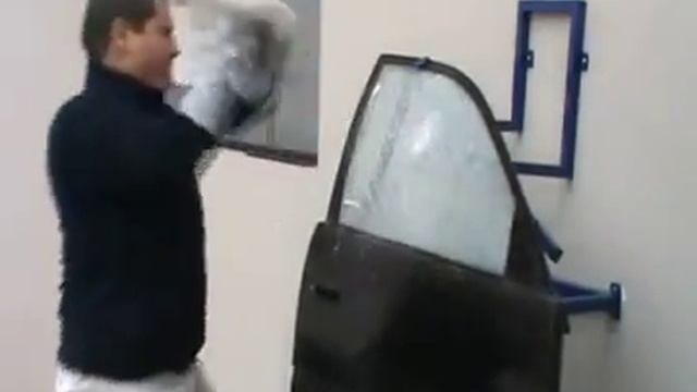 Impenetra VS Láminas de Seguridad смотреть онлайн