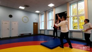 1) Метание теннисного мяча в озвученную цель