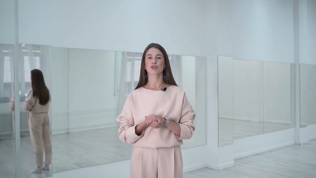 Хочешь научиться танцевать Contemporary? Приходи в академию Аделины Зиняевой в Москве смотреть онлайн