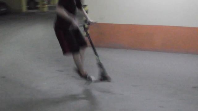 ШАПКА ТРЮКОВ | GAME OF SCOOT | СНАПНУЛ ВИЛКУ| ТРЮКИ НА ЛИСТОЧКАХ смотреть онлайн