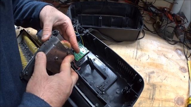 Aurora AS1018CD Shredder Repair - WON'T FEED PAPER! WON'T STOP RUNNING! смотреть онлайн