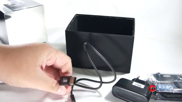 Samsung MV800 Unboxing смотреть онлайн