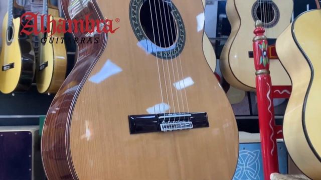 ⚠️ Unboxing GUITARRAS ALHAMBRA 7FC / 6P OLIVO / LAQANT / 5P #guitarraclasica #guitarraflamenca смотреть онлайн