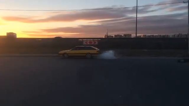 Audi 200 20v quattro burnout смотреть онлайн