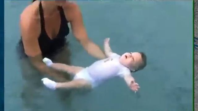 Малыш плавает как поплавок смотреть онлайн
