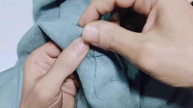 How to invisibly fix a hole in your jacket смотреть онлайн