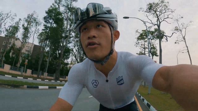 FRESH VITTORIA CORSA CONTROL G2.0 TYRES | OBC WEEKDAY RIDE | SINGAPORE CYCLING VLOG смотреть онлайн