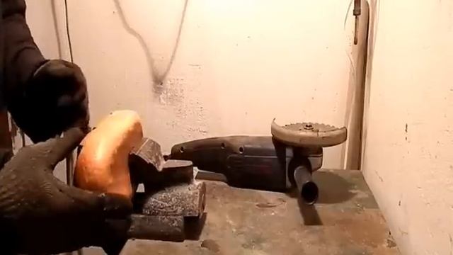 Хлеб V.S. Болгарка ( Как нарезать хлеб ТурБинкой ) смотреть онлайн