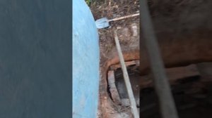 Уличный туалет из кирпича , дачный туалет - своими руками . Из подручных материалов .