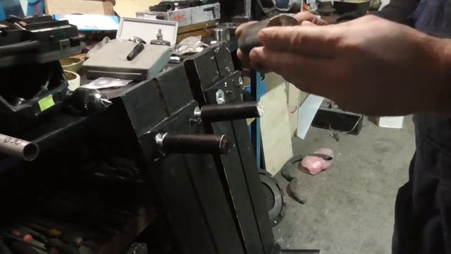 Кругляки дюрали из старой советской мебели) смотреть онлайн