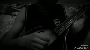 Красивая мелодия на мандолине.