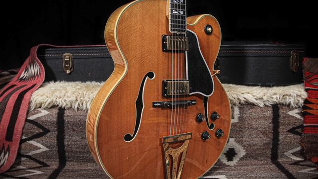 Andy Reiss Jams on a 1974 Gibson Super 400 смотреть онлайн