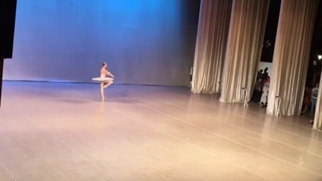 МГАХ.Вариация одалиски из балета "Корсар" смотреть онлайн