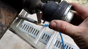 Люфт в шлицевом соединении кардана и ШРУС.