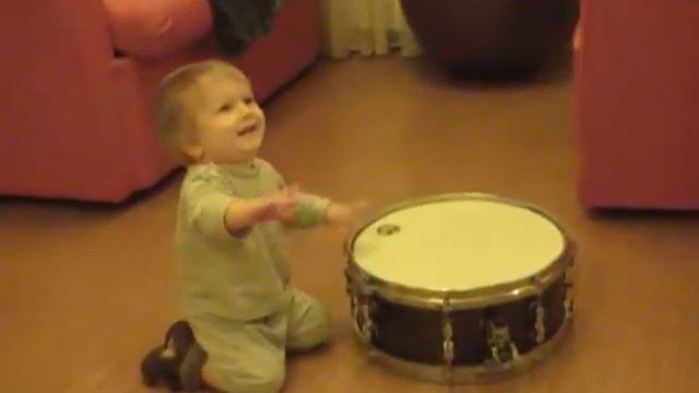 матвей играет на барабане смотреть онлайн