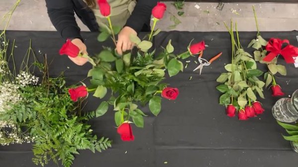 Debi Lilly Dozen Rose Unforgettable Design