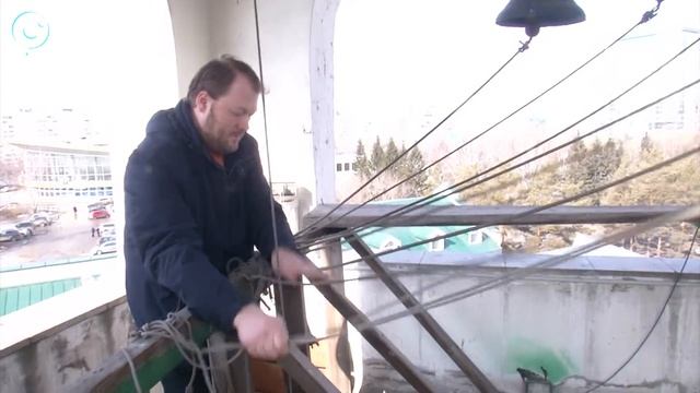 Малиновый звон над маковками. В Пасхальную неделю позвонить в колокола может любой желающий смотреть онлайн