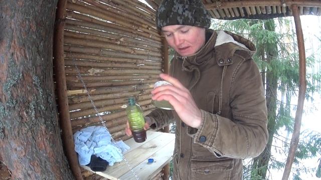 ДОМИК на ДЕРЕВЕ своими руками / Убрал СНЕГ с Крыши / Закрепил СКВОРЕЧНИК смотреть онлайн