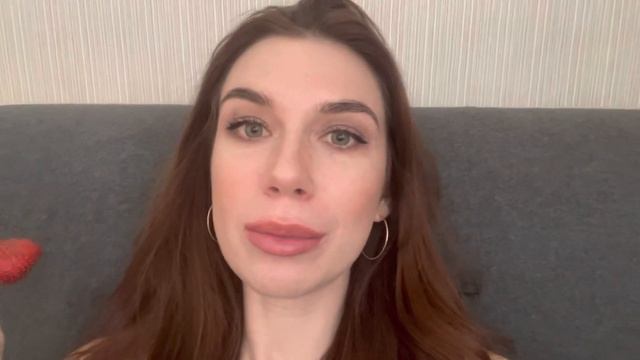 Pros and cons of Russians. Why we do makeup and hair every day? Walk & Talk смотреть онлайн