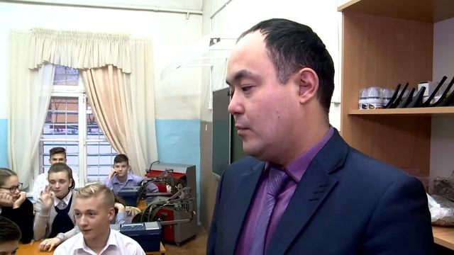 Обучение слабослышащих (ремонт обуви) смотреть онлайн