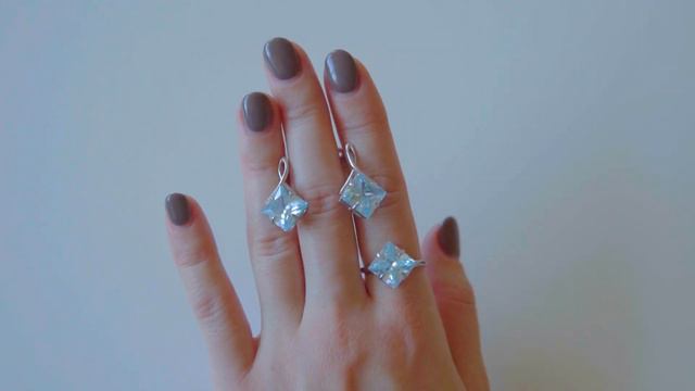 Серьги 33812434Д3 и кольцо 23812434Д3 смотреть онлайн