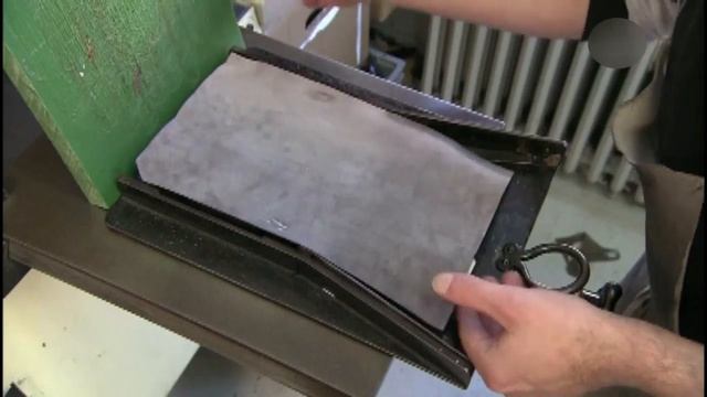 Кожаные перчатки (Как это работает) смотреть онлайн