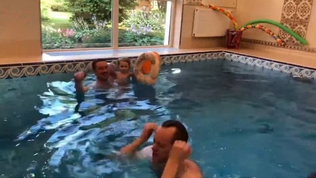 КРУТО ОТДЫХАЕМ В ПОДМОСКОВЬЕ/ГРАНИЦЫ ЗАКРЫТЫ/ЧТО ДЕЛАТЬ С ОТПУСКОМ смотреть онлайн