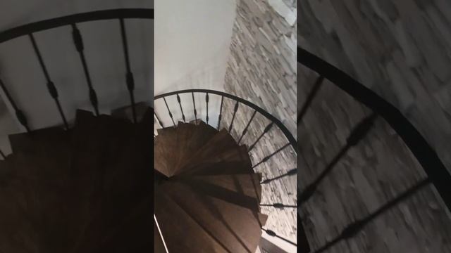 Изготовили и установили винтовую лестницу смотреть онлайн