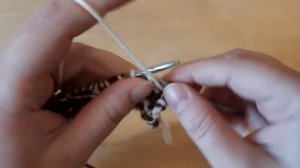 Вяжем ленивый жаккард "Диагональный орнамент" спицами.