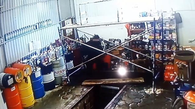 Жесть как могут упасть Строительные леса смотреть онлайн