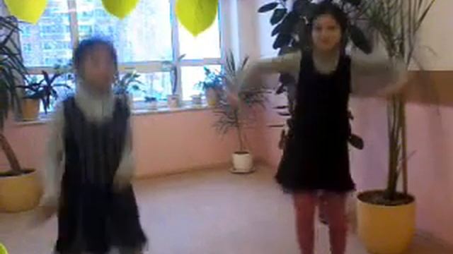 Мы танцуем в школе Let Mi Hit it смотреть онлайн