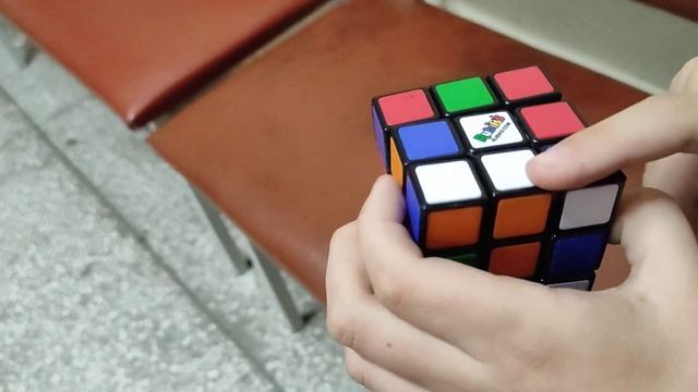 учусь собирать крест на кубике рубика. смотреть онлайн